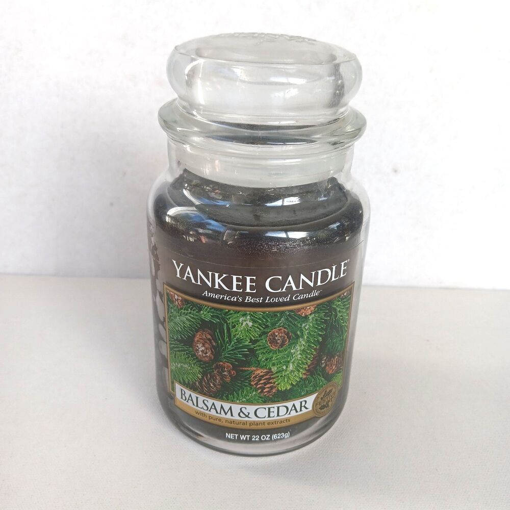Yankee Candle  Balsam & Cedar  22 OZ Jar w/Natural Plant Extracts